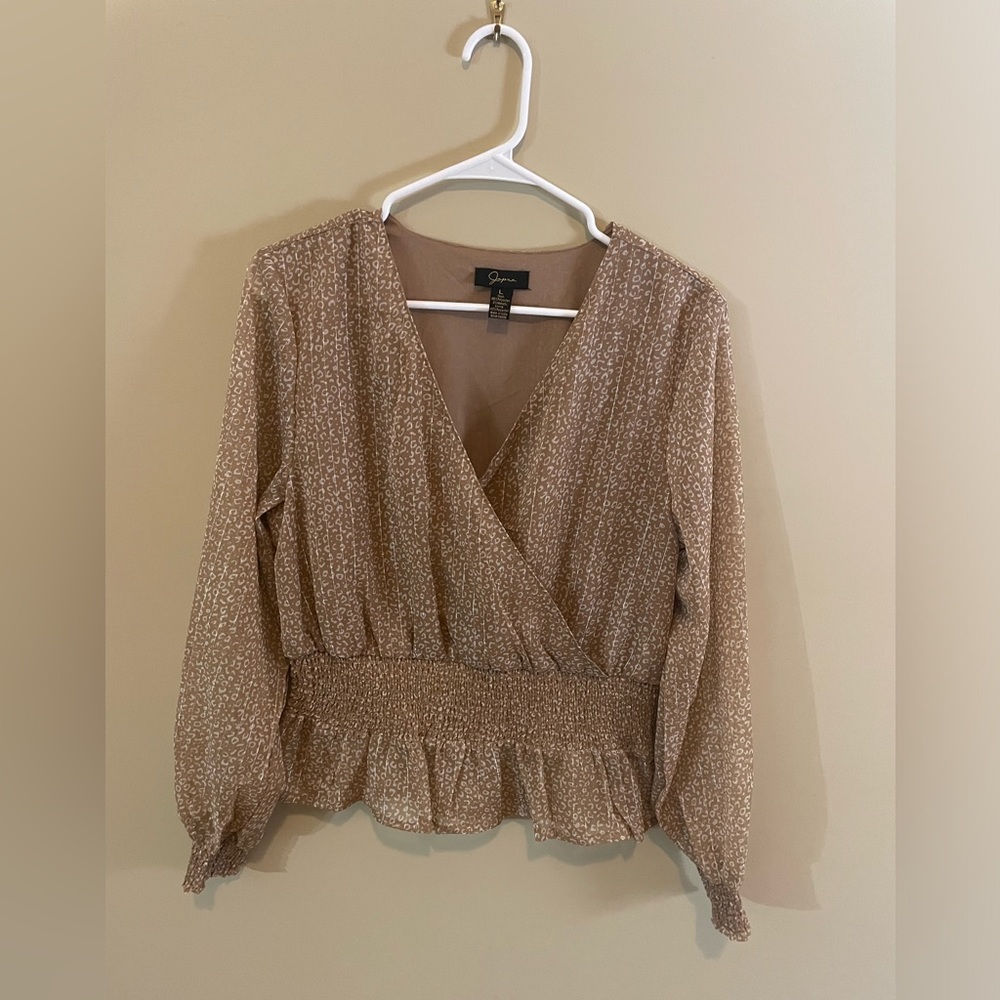 Womens peplum blouse, Sz L, tan, cream & gold, BRAND NEW never worn